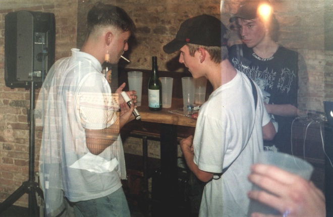 35 Café V lese, Domo